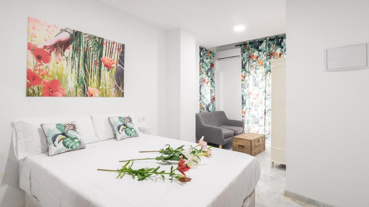 Guesthouse Room & Studio Seville La Flamenka Екстер'єр фото