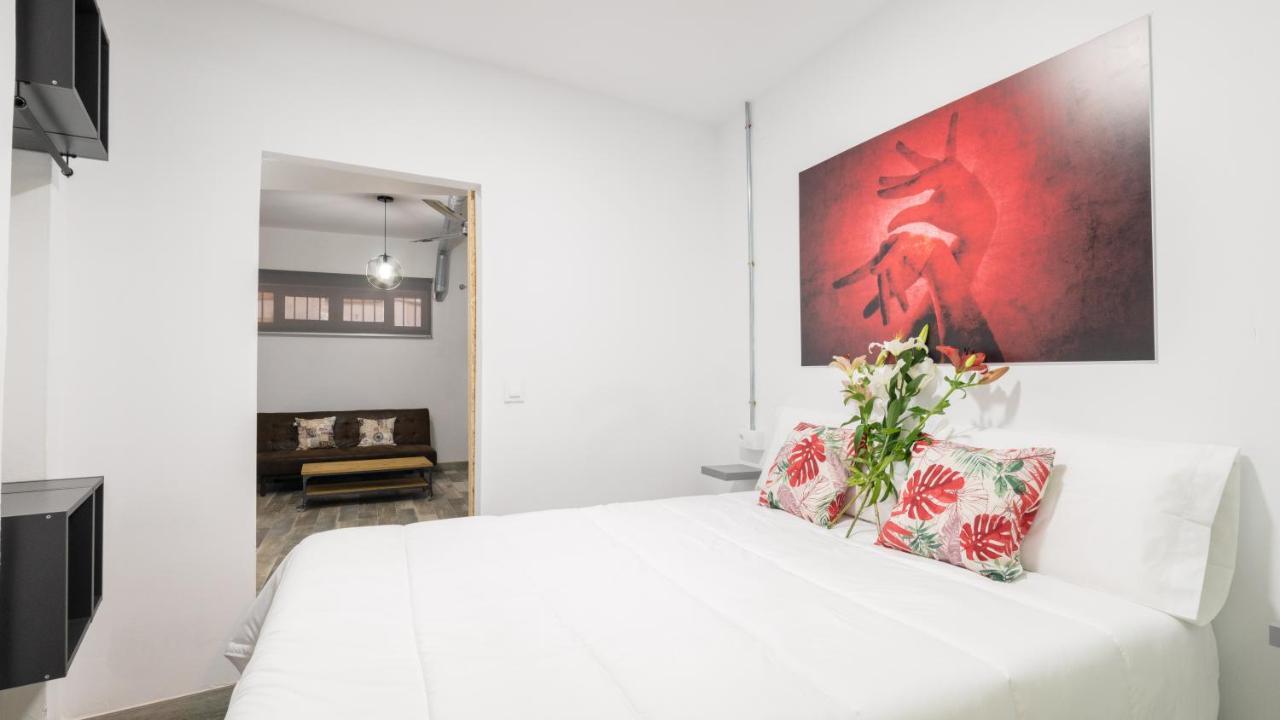 Guesthouse Room & Studio Seville La Flamenka Екстер'єр фото
