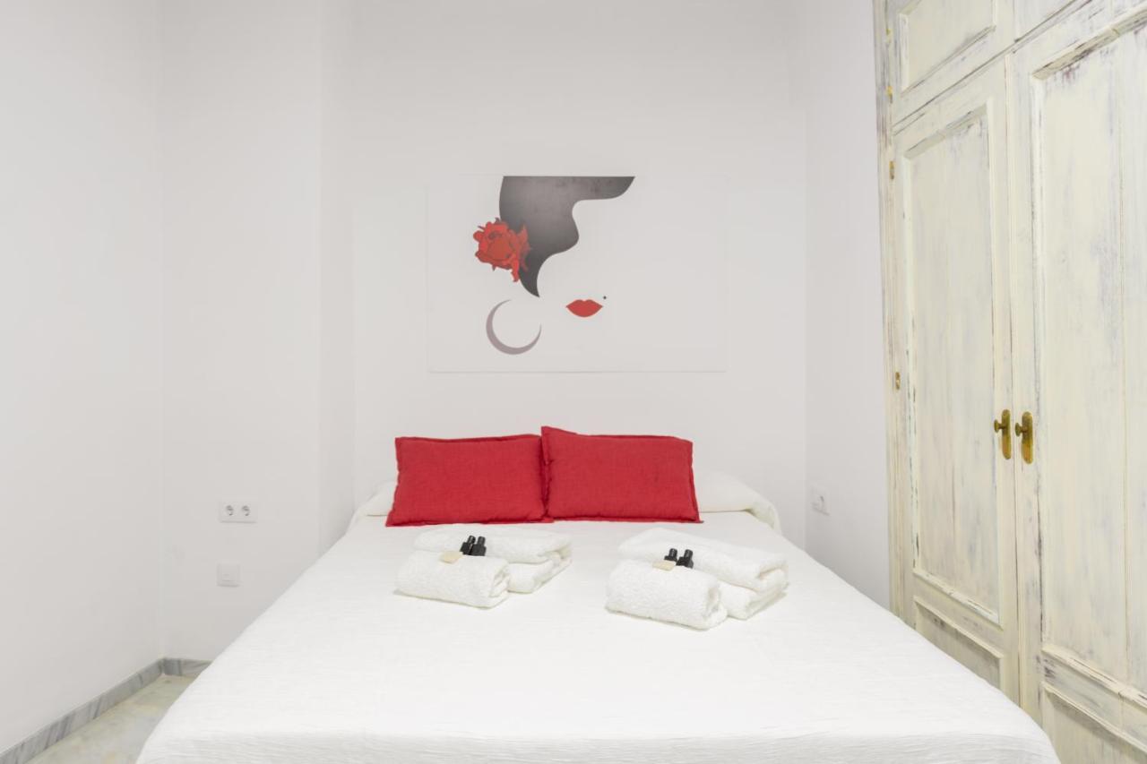 Guesthouse Room & Studio Seville La Flamenka Екстер'єр фото